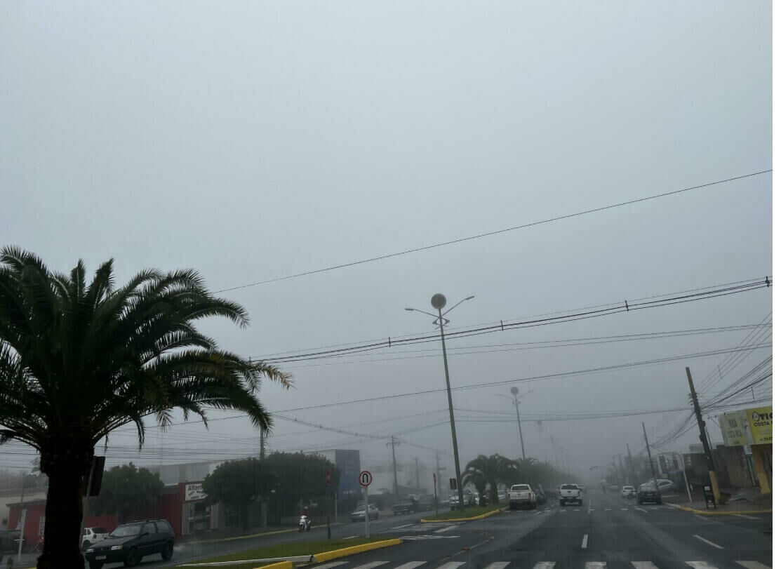 Imagem de compartilhamento para o artigo Céu com nuvens e pancadas de chuva marcam o dia em Costa Rica e Figueirão da MS Todo dia